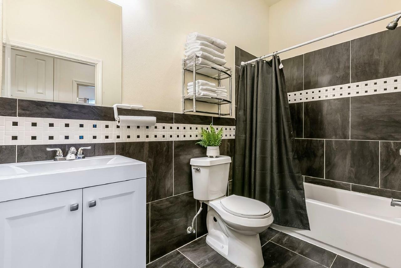 Apartment Spacious 3br/2.5bath In Great Location New Orleans